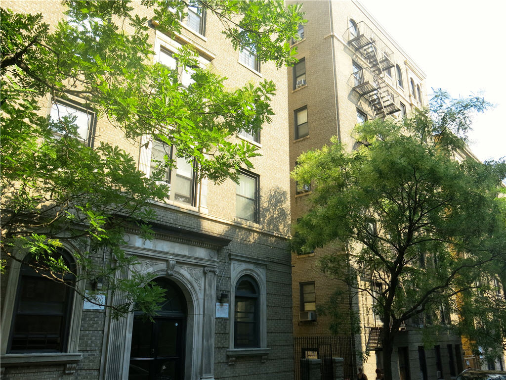 Exterior view of Pinehurst Ave Apartments in West Harlem